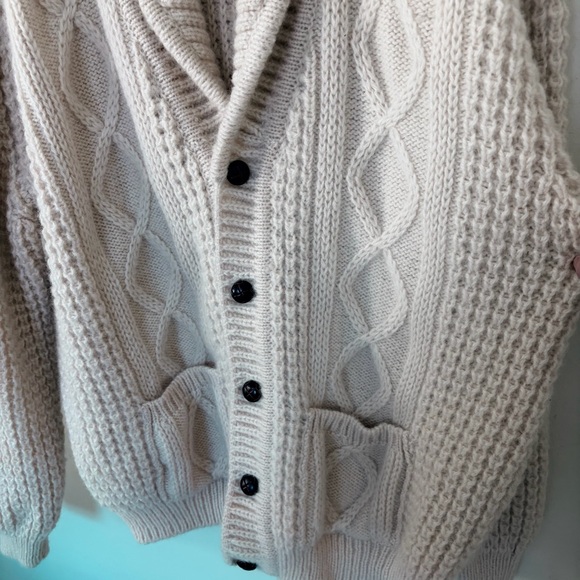 Quill's Woollen Market Handcrafted Wool Cable Knit Cargigan Sweater Shawl Collar - Picture 3 of 16